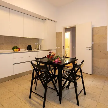 Baixa Superior Two Bedroom By Les Deux Mariettes * Lisboa
