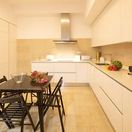 Baixa Superior Two Bedroom By Les Deux Mariettes